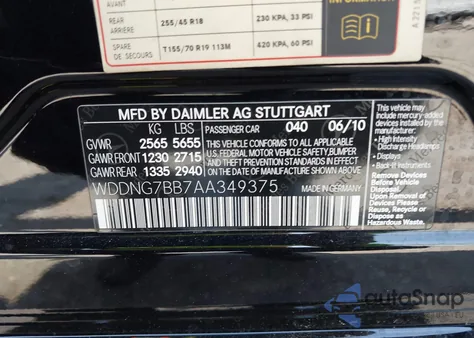 2010 Mercedes-Benz S 550 z USA, uszkodzony, nr VIN WDDNG7BB7AA349375